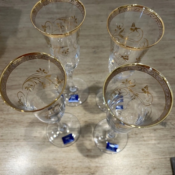 LA REINE SET OF 4 CHAMPAGNE FLUTE GLASS CRYSTAL ITALY - Picture 3 of 4